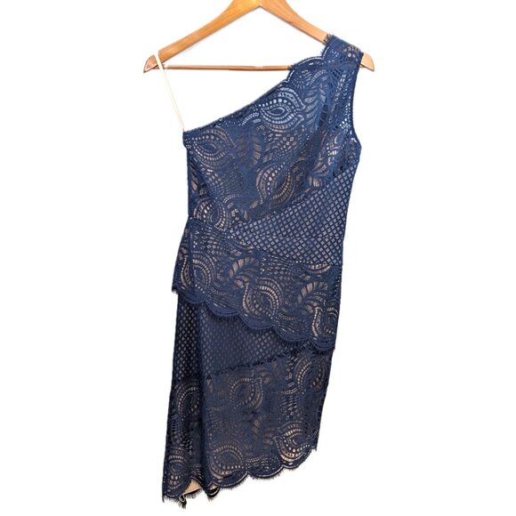 BCBGMaxAzria | Alisha Lace One Shoulder Asymmetrical Dress in Navy | Size 2 - Picture 5 of 14